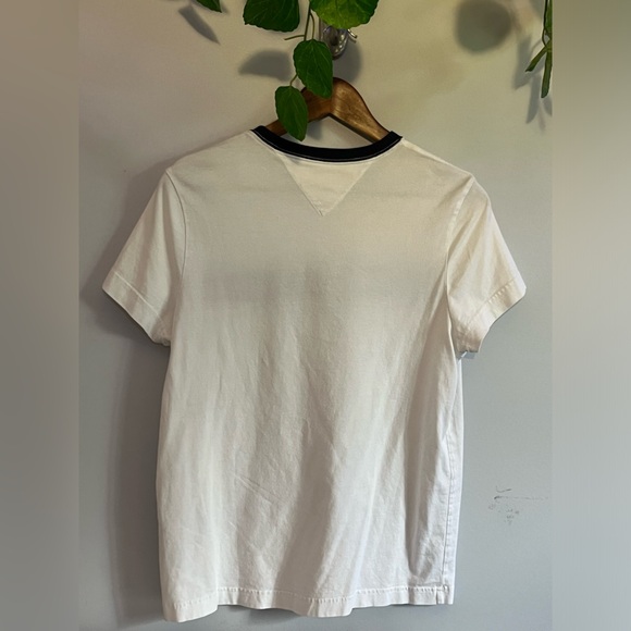 SOLD - TOMMY HILFIGER T-SHIRT - SIZE XS - Picture 2 of 5